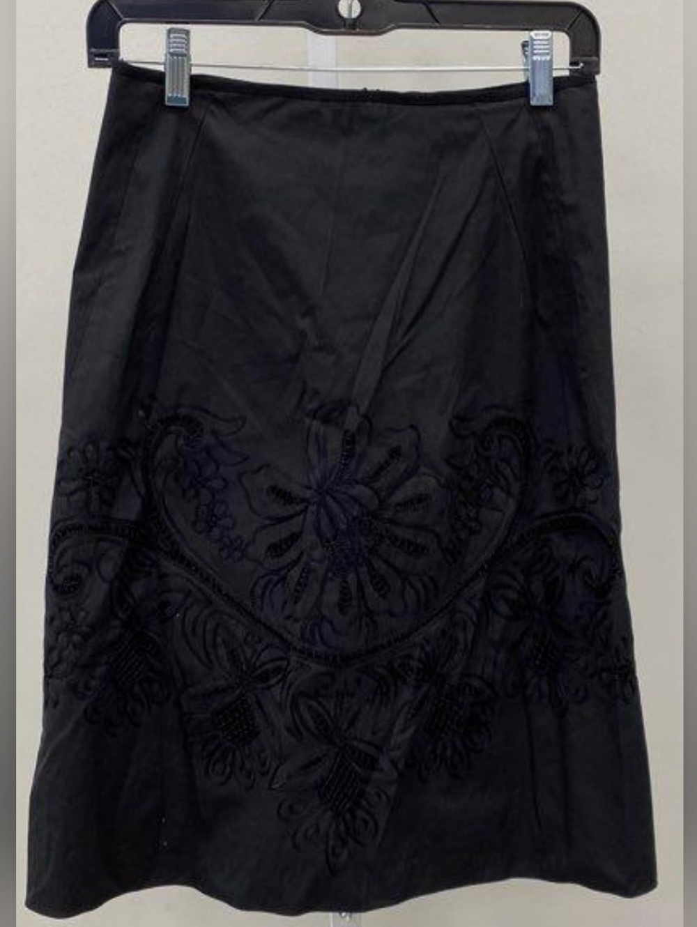 Sweet NWT $228 Elie Tahari Black A-Line Skirt with Tonal Embroidery, Sz 2! 🍁